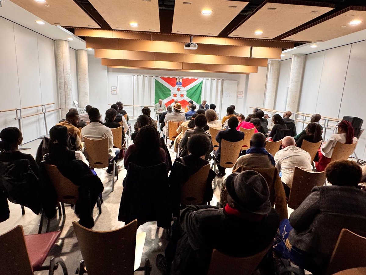 Ce samedi 22/2/25, l’Ambassade du🇧🇮en🇫🇷 a réuni les membres de la diaspora burundaise de 🇫🇷
a l’occasion d’échange de Vœux du Nouvel An sur le 
Thème «Ambassade du 🇧🇮 à Paris au service de la Diaspora »⁦<a href="/MAEBurundi/">MAECD</a>⁩ ⁦<a href="/NtareHouse/">Ntare Rushatsi House</a>⁩