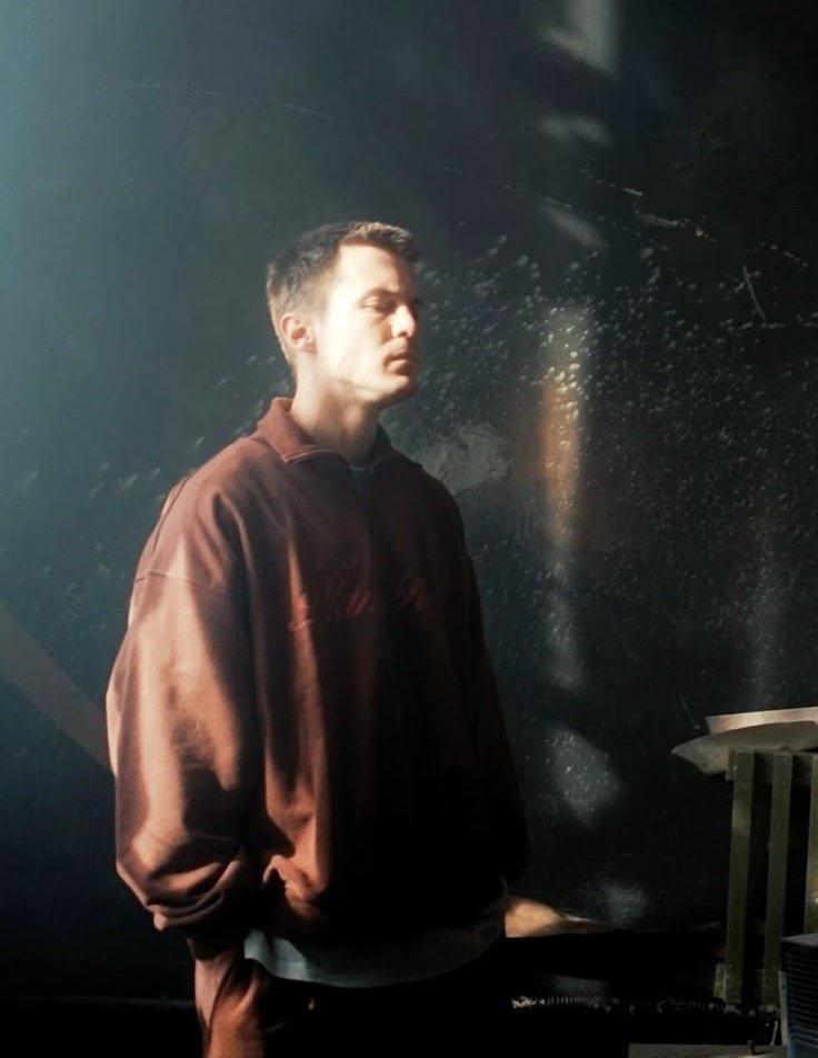 brghtftexs's tweet image. стоило только его поймать, сразу солнце вылезло. совпадение? я вот не думаю.