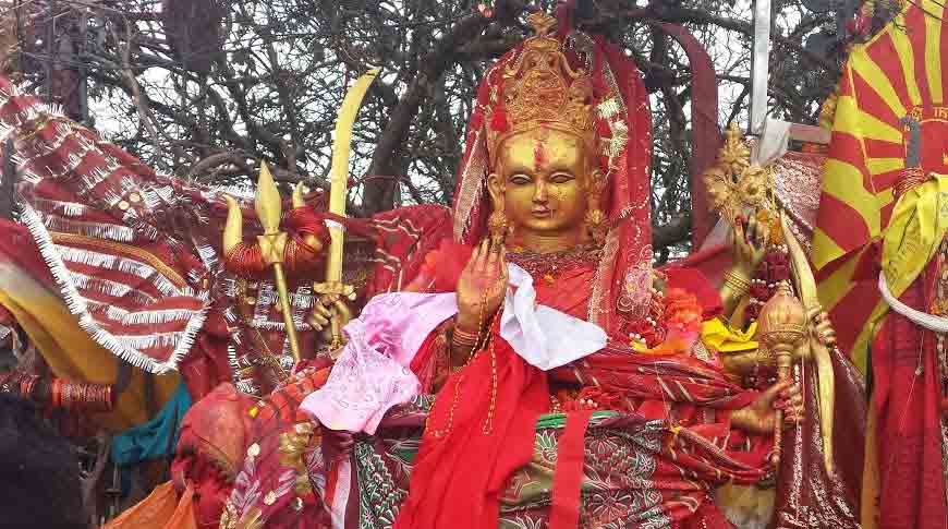 के वास्तवमै पाथिभरा केबल कार आवश्यक छ? हुनसक्छ, नहुनसक्छ। तर, पाथिभरा दर्शन प्रवर्द्धन गर्न यी आवश्यक छन्:  

1️⃣ कम्तीमा तल्लो फेदीसम्म चारै मौसममा चल्ने सडक निर्माण (कार्टेलिङ अन्त्य गर्नुपर्छ)।  
2️⃣ वृद्धवृद्धाले समेत सजिलै हिँड्न सक्ने मैत्रीपूर्ण सिँढी बनाउने।  
3️⃣ होटल र