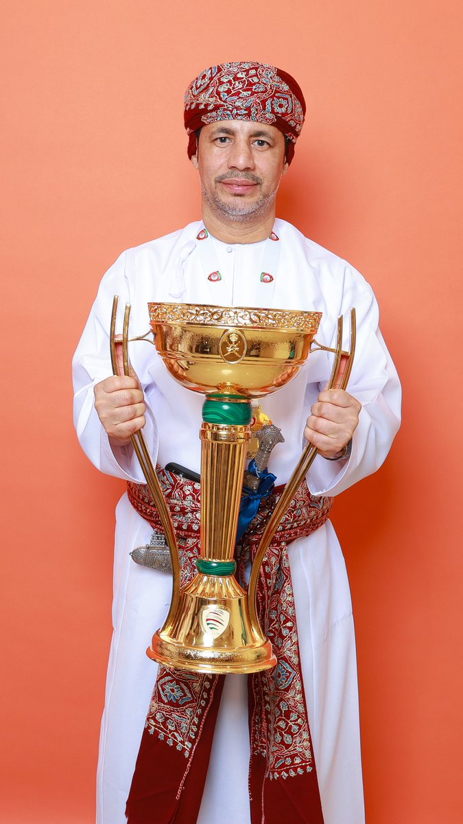 Ahmed_Alawaisi's tweet photo. وتشاءُ أنت من البشائر قطرةً
ويشاءُ ربُك أن يُغيثك بالمطر

وتشاءُ انت من الأماني نجمةً
ويشاءُ ربُك أن يُناولك القمر

وتشاءُ انت من الحياة غنيمة
ويشاءُ ربُك أن يسوق لك الدرر

وتظلُ تسعى جاهدا في همة
والله يعطي من يشاء إذا شكر

والله يمنع إن أراد بحكمة
لابد أن ترضى بما حكم القدر" https://t.co/bY7Q2LPREg