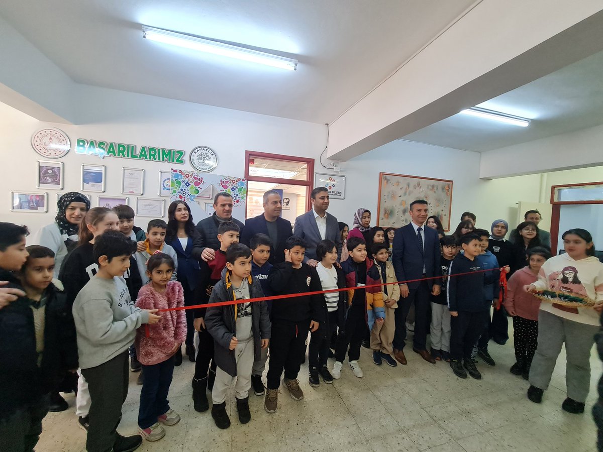 _kayazehra's tweet photo. Gaziantep'te ilk ve tek 🥳🤩
Kıymetli Dostum @NidaDemirrrr ve Okul Müdürü Sayın Muzaffer Çağrıcı 'nın emekleri ve çabalarıyla ilk FCL Sınıfı Kavaklık BİLSEM 'de kuruldu👏
Avrupa Komisyonu tarafından Akreditasyonu kabul edildi🤩
Başarıların daim olsun 🤩 https://t.co/3SR0YDsCsN