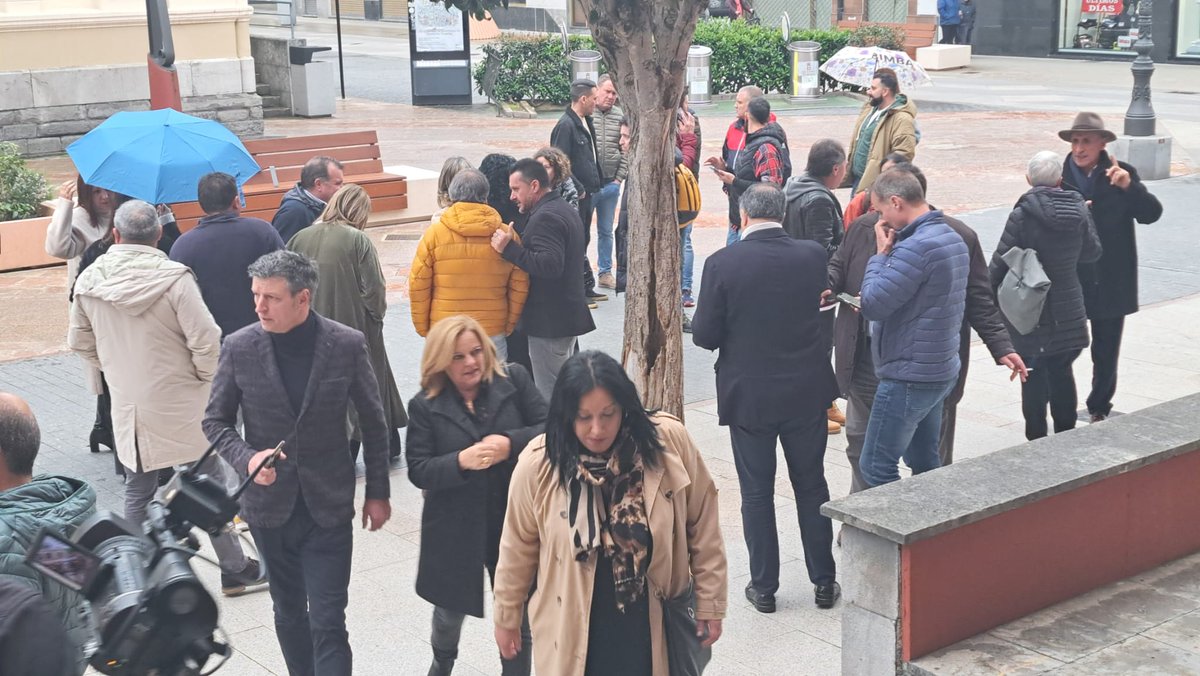 🏆En el Espacio Cultural 19 10 se entregó el Premio 2025 a la Promoción de la Cultura y los Valores Democráticos a Sebastián Álvaro Lomba. Durante el acto, estuvo acompañado por la Comisión Ejecutiva de UGT Asturias, representada por Javier Fdez Lanero, Noelia Agüera y Ana García