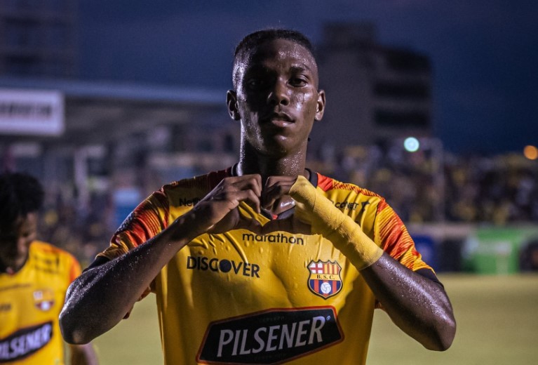 PublinewsGT's tweet photo. Juvenil ecuatoriano llega cedido al Inter de Miami. ⚽🇪🇨🌟 ¡Nuevo refuerzo! Un joven talento ecuatoriano se suma al equipo en calidad de préstamo. 👏 |

#DEPORTES #PublinewsGT #InterMiami #Fútbol #Ecuador #MessiTeam ⚡🎉

Así juega 💪🔥:

https://t.co/Meug3DTzam https://t.co/w053lZZ45y