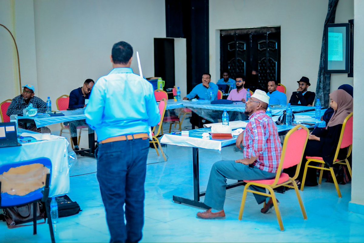 TGG_ALM_SL's tweet photo. Somaliland Y-PEER, with Options Consultancy under the TGG/ALM project, kicked off a 2-day training on communication &amp; networking for small/medium grantees. The goal is to equip participants with key skills to boost their impact &amp; build connections. #Somaliland #YPEER #Networking https://t.co/zIoDy6zffK