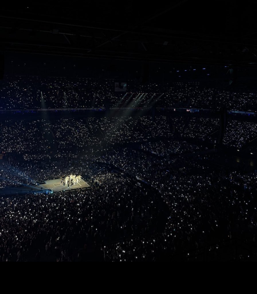 they came captain they came looks at this 
#ATEEZinParis