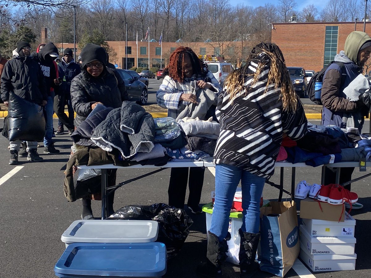 B.R.A.V.E.458 family locked and loaded and ready to go serve! B.R.A.V.E.458 family would like to thank all that gave and continues to give to the mission and vision.$Brave458. brave458.com In the community, for the community, about the community
#EveryoneEats