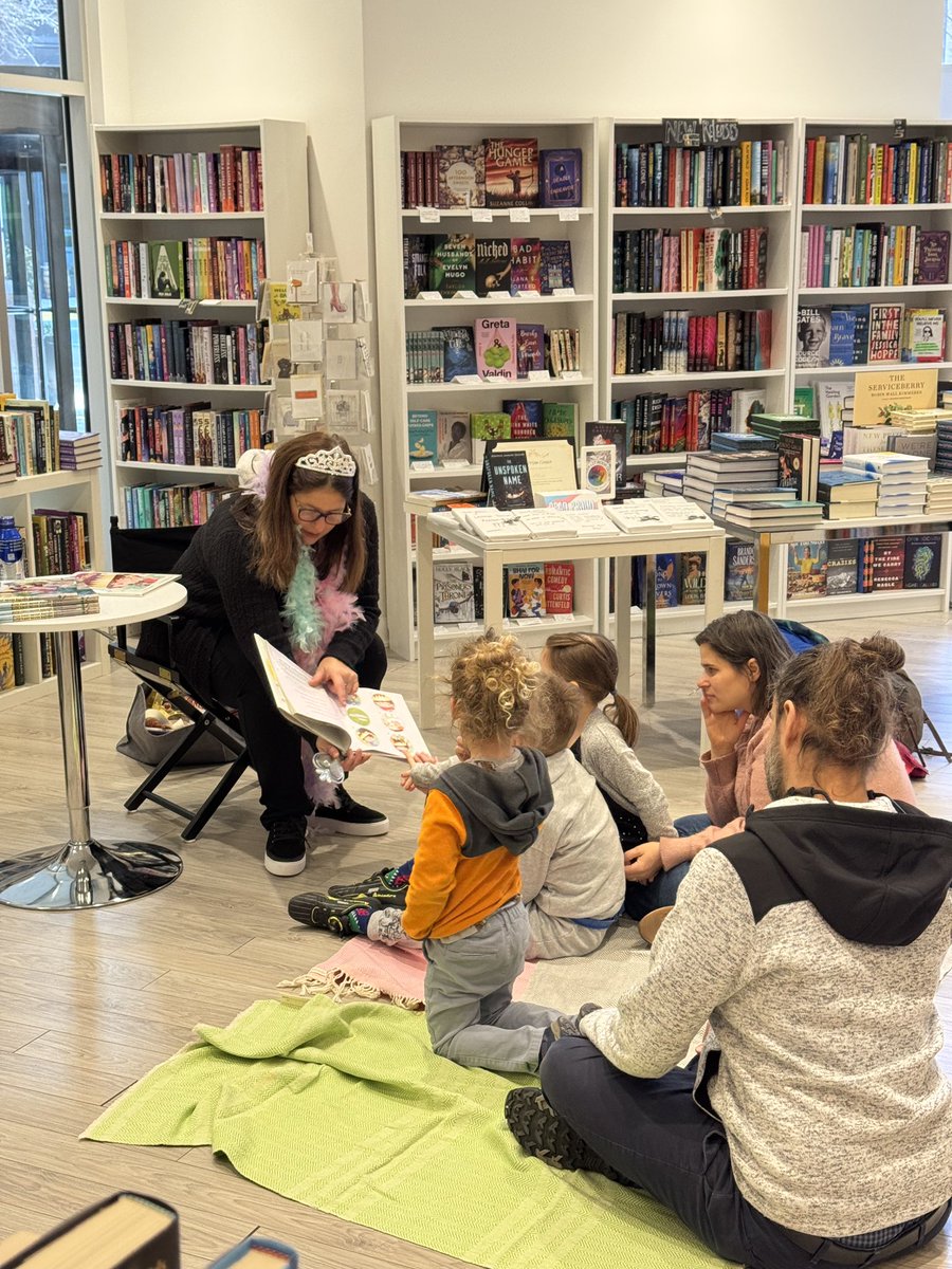 Thanks to everyone who joined me Scrawl Books this morning for The Mitzvah Fairy storytime! We talked about spreading joy and made fancy crowns! #SpreadJoyAndPositivity