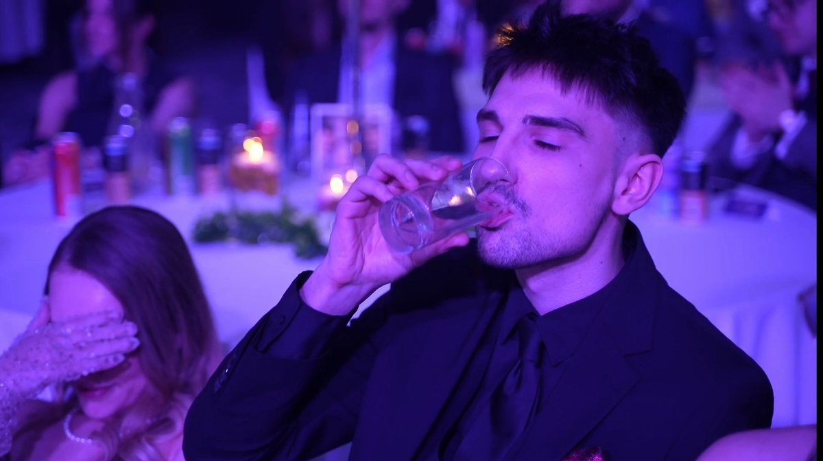 chodzacazobiektywem | ILU NAS JEST? 🔜 SZLAKI ❤️ tweet media