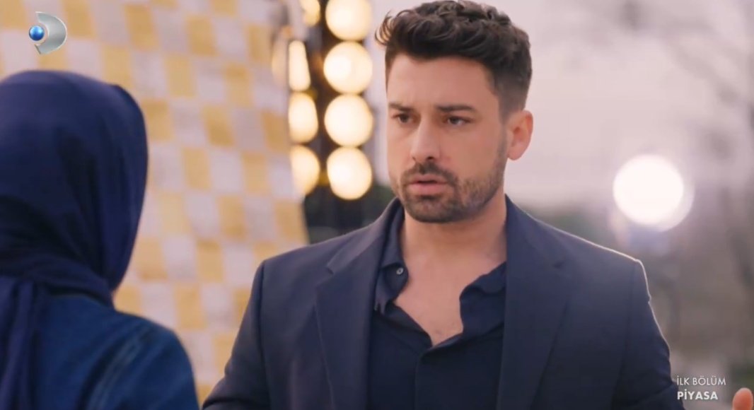 Alp Navruz çok sevdiğim ve ekranlara çok yakışırdığim bir oyuncu. Hemen hemen her işini severek takip ettim. Bu defa cok farklı bir rolde izliyoruz onu ama yine harika üstlenmiş rolü. 
Hoş geldin Kenan🤍
#Piyasa