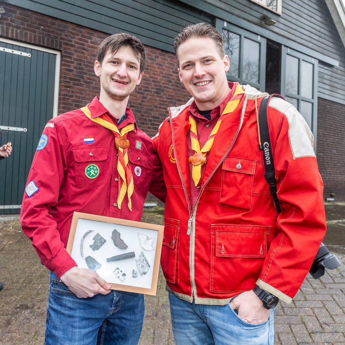 TimOwCh's tweet image. Ik mocht vandaag als fotograaf, vanuit scouting John McCormick ,aanwezig zijn bij de herdenking van de noodlanding van de ‘Jolly Duck’. Dit vliegtuig maakte op 22 februari 1945 een noodlanding in de Geerpolder. John McCormick was een bemanningslid