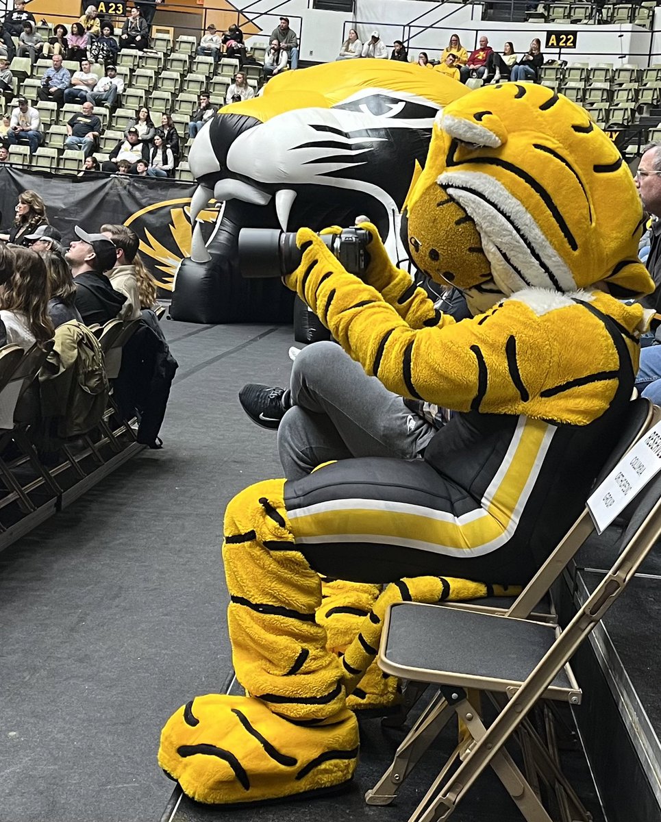 New intern for <a href="/MizzouPix/">MIZZOU PHOTO</a>

CC <a href="/willharbur/">Will Burris</a>, <a href="/violet_lewis9/">Violet Lewis</a>