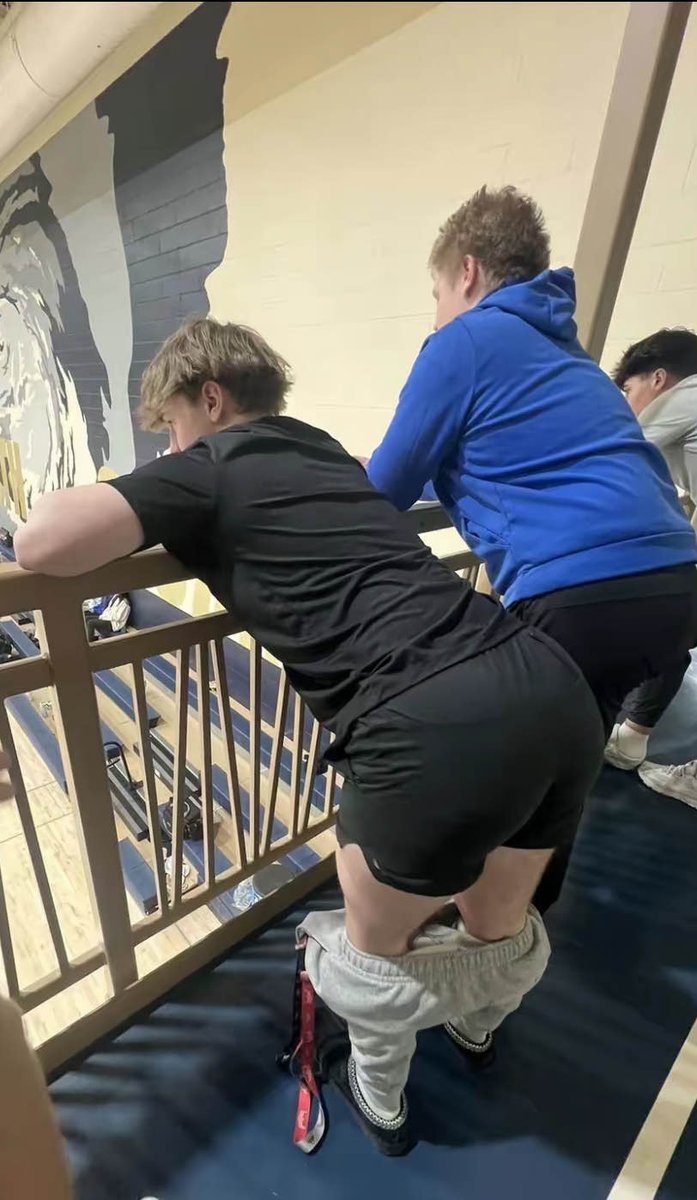 BrosCheeksSmell's tweet photo. I'd never move my face from inside his π π€€ Bet it's nice and swampy π¦ #Broscheekssmell #FunkyButt https://t.co/eloe9YJ8Io