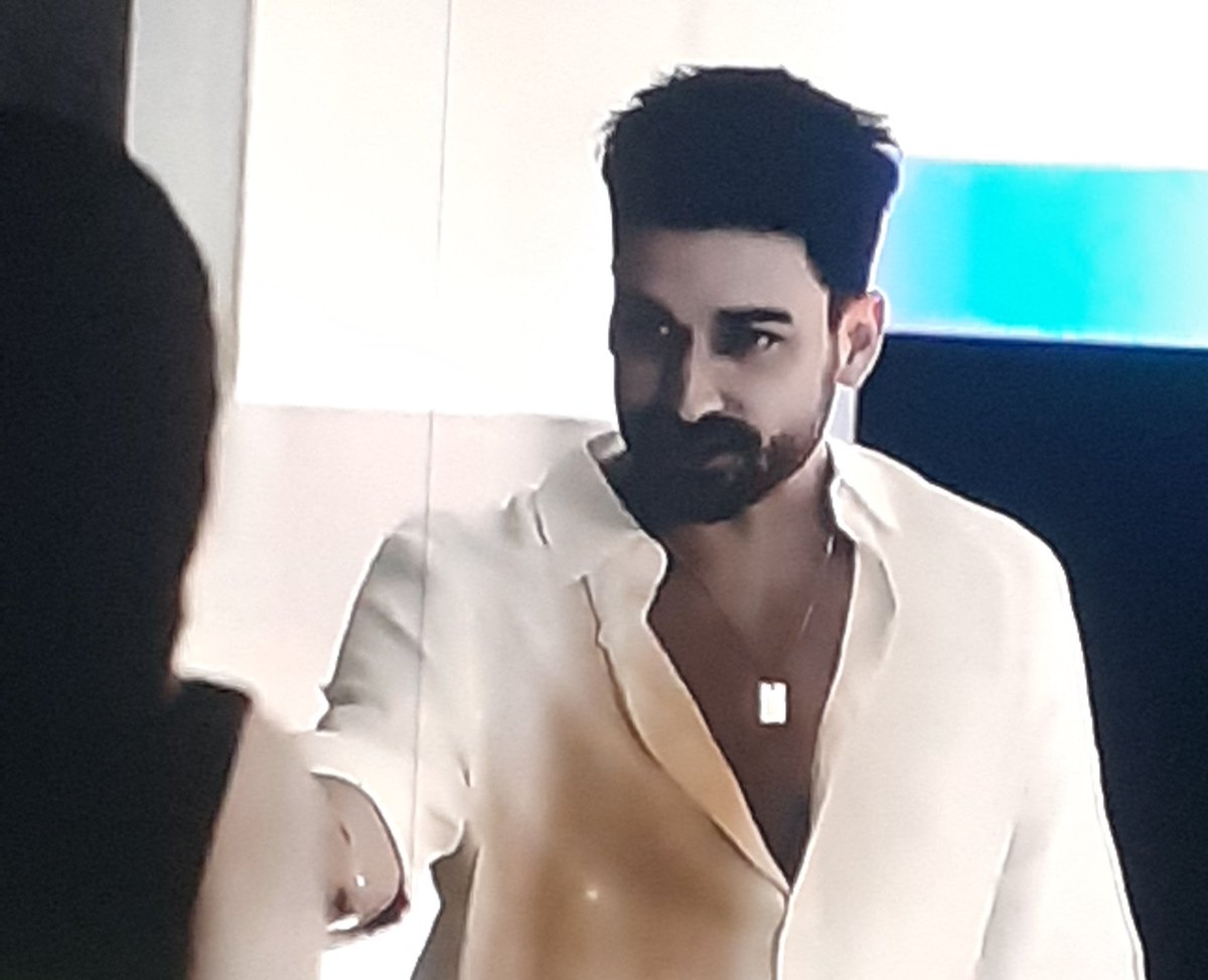 Seni çok özledim🥺😭😭😭
 nasıl başlayacağımı bilmiyorum ama #AlpNavruz dizisinden çok memnunum, harika bir dizi ve farklı bir karakteri var, süperdi👌👏🏼👏🏼👏🏼  #AlpNavruz 
#Piyasa