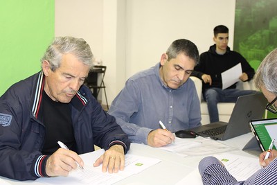 vox_olesabones's tweet photo. Nuestro coordinador local @Felurpri participando en la jornada de formación en Comunicación en la sede de @vox_barcelona . https://t.co/O8YpgWyD7X