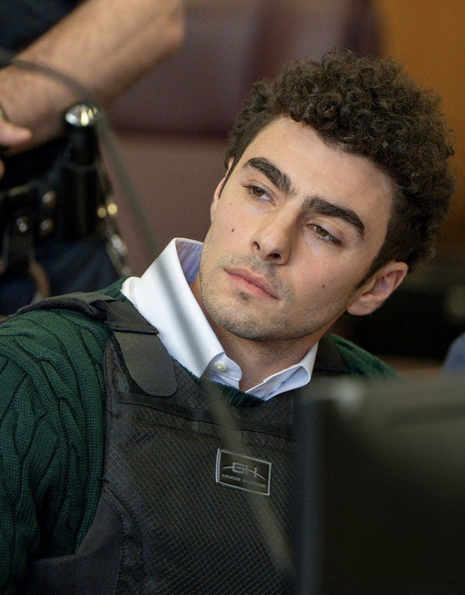 Yesterday, we learned that Luigi Mangione’s still facing the death penalty, yet all evidence still hasn’t been disclosed, preventing him from preparing his defense. His right to a fair trial is already being compromised. Don’t stop talking about Luigi!