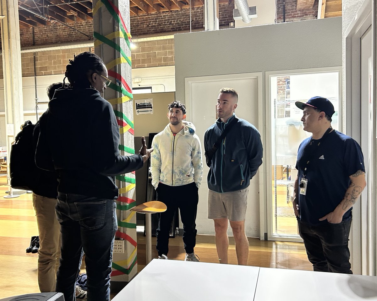 LarkinStreet's tweet image. Shoutout to @glamcocks for stopping by our Engagement Community Center to learn more about our work and for their generous fundraiser benefiting Larkin Street! 🌈 We always appreciate community partners who take the time to connect—thank you for being part of our community! 💛