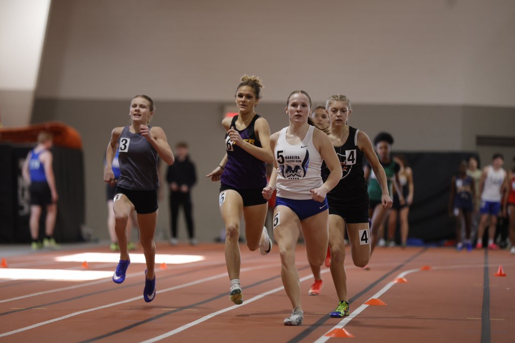 RISING STARS ARE BACK!

The 7th grader, Kyla Fortman of Ottawa (#3), won the Girl’s 400m at Findlay with a 1:02.40!