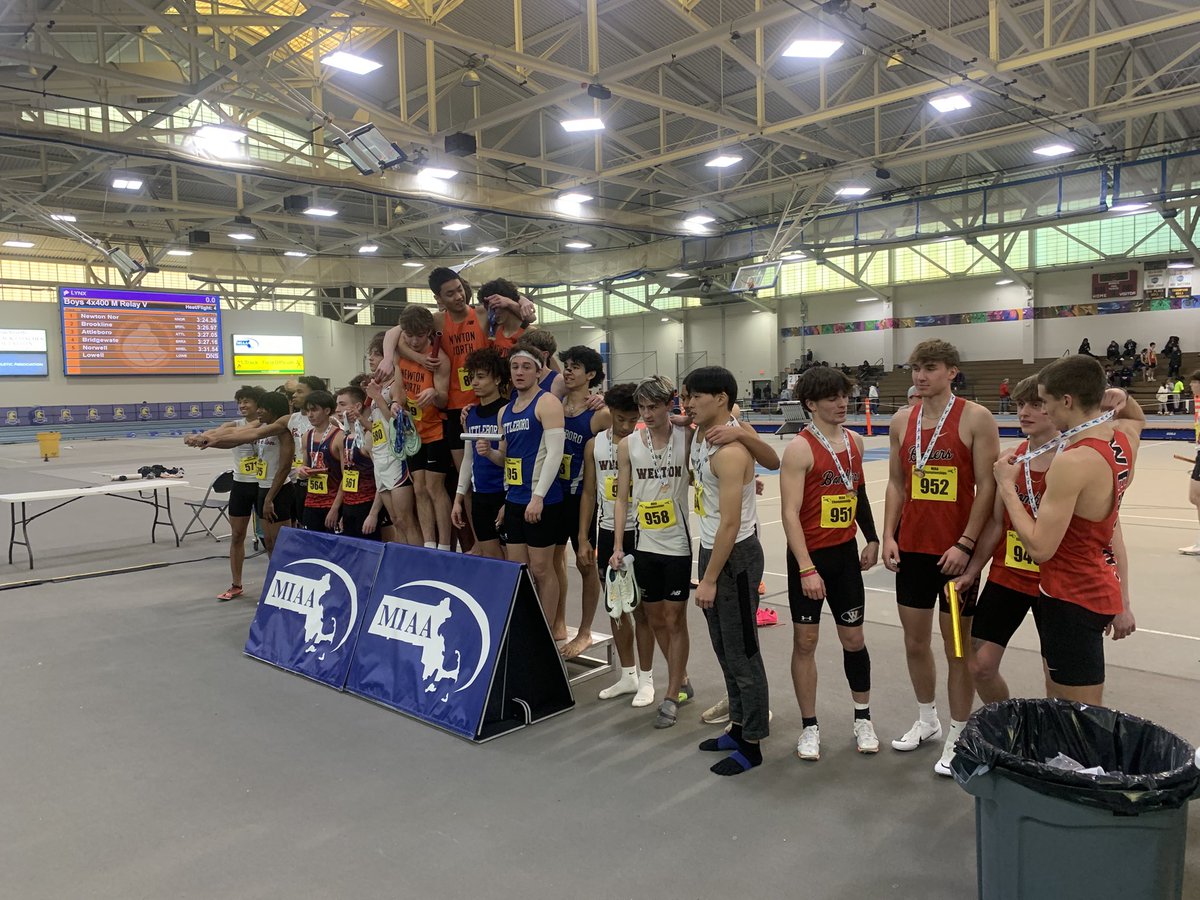 BConn63's tweet photo. A great finish to the day’s events for Newton North (@NNHSTigers), as Reese Connors, Alexander Hofmann, George Rumkin &amp; Juan Talisayon set a meet record in the boys 4x400 at 3:24.36. @BostonHeraldHS https://t.co/agB1YzeBiX