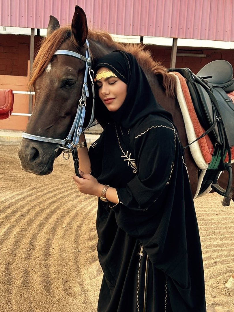 من يوم بدِينا، للعِـزّ انتمينا
كل عام والمملكة العربية السعودية وقيادتها من نجاح لنجاح ومن فخر لإنجاز!
#يوم_التأسيس