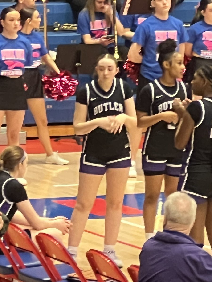DAllan70's tweet photo. Another game day in Hutch to watch some @LadyPantherBB alums face off! https://t.co/2H2CsqCa2E