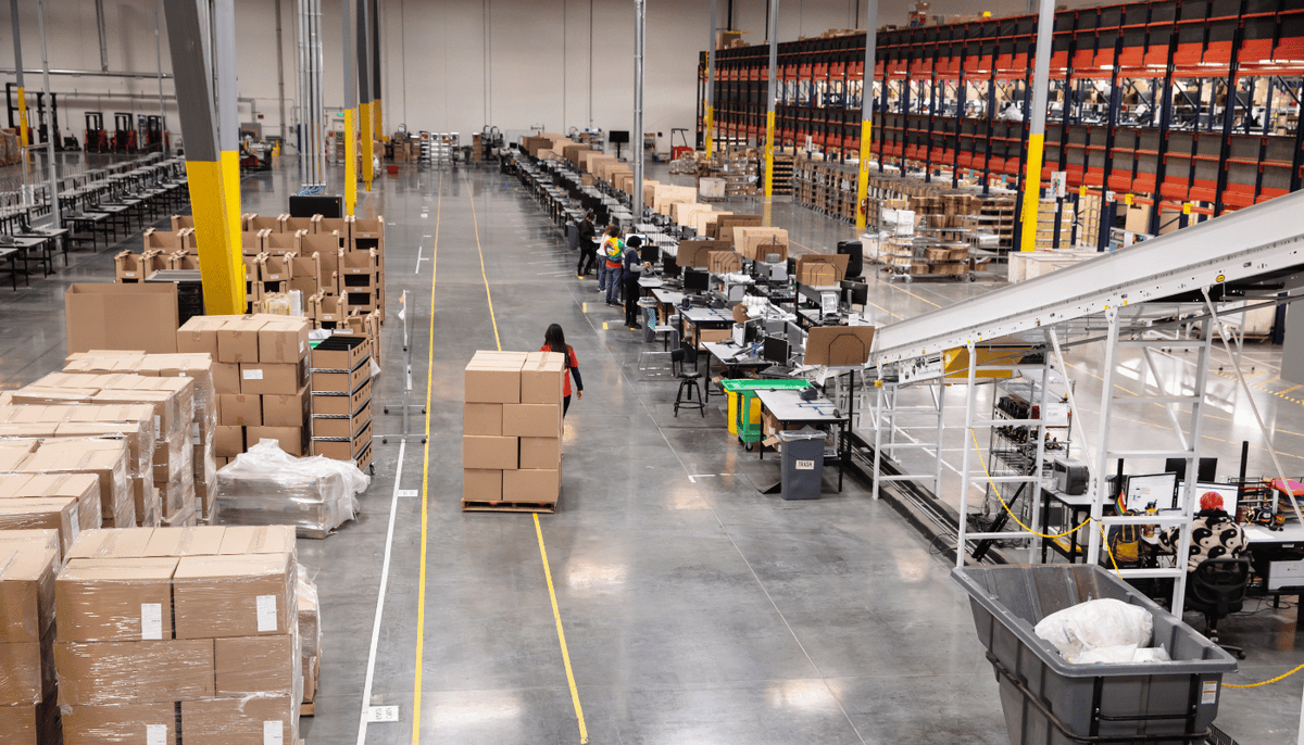 obyglobal's tweet photo. Amazon’da satış yapıyorsanız bu kararı doğru verin! 🔥
FBA vs FBM: Hangi model daha kârlı?

✅ Prime avantajı vs. maliyet kontrolü
✅ Büyük ürünler için ipuçları

🔗 Rehberimizi okuyun: FBA vs. FBM: Hangi Lojistik Modeli Size Daha Uygun?

#Amazon #Eticaret #Lojistik https://t.co/MbqBEAey5B