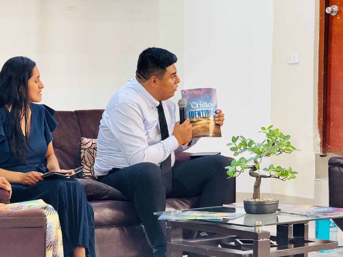 "En la jornada del Lanzamiento de la jornada de #ReavivamientoEspiritual Estudiaremos las 28 creencias, 🧠 fomentaremos la lectura diaria de la Biblia 😌 y motivaremos a cada uno a retomar el culto vespertino.🌅 ¡Que este #ReavivamientoEspiritual nos acerque más a Dios! 🙏📖