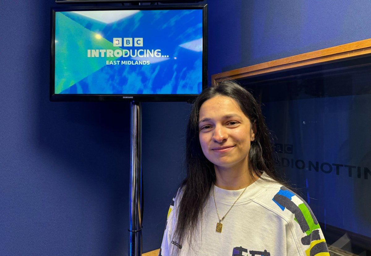 the beat (@beatonthebeeb) on Twitter photo Up next - <a href="/AliceeKat/">alicekat🍊❄️</a> joins Dean Jackson in the studio to chat about what it’s like making music alongside a full-time career, something she’s been doing for ten years now!
🔗 bbc.co.uk/programmes/p0k… Up next - <a href="/AliceeKat/">alicekat🍊❄️</a> joins Dean Jackson in the studio to chat about what it’s like making music alongside a full-time career, something she’s been doing for ten years now!
🔗 bbc.co.uk/programmes/p0k…