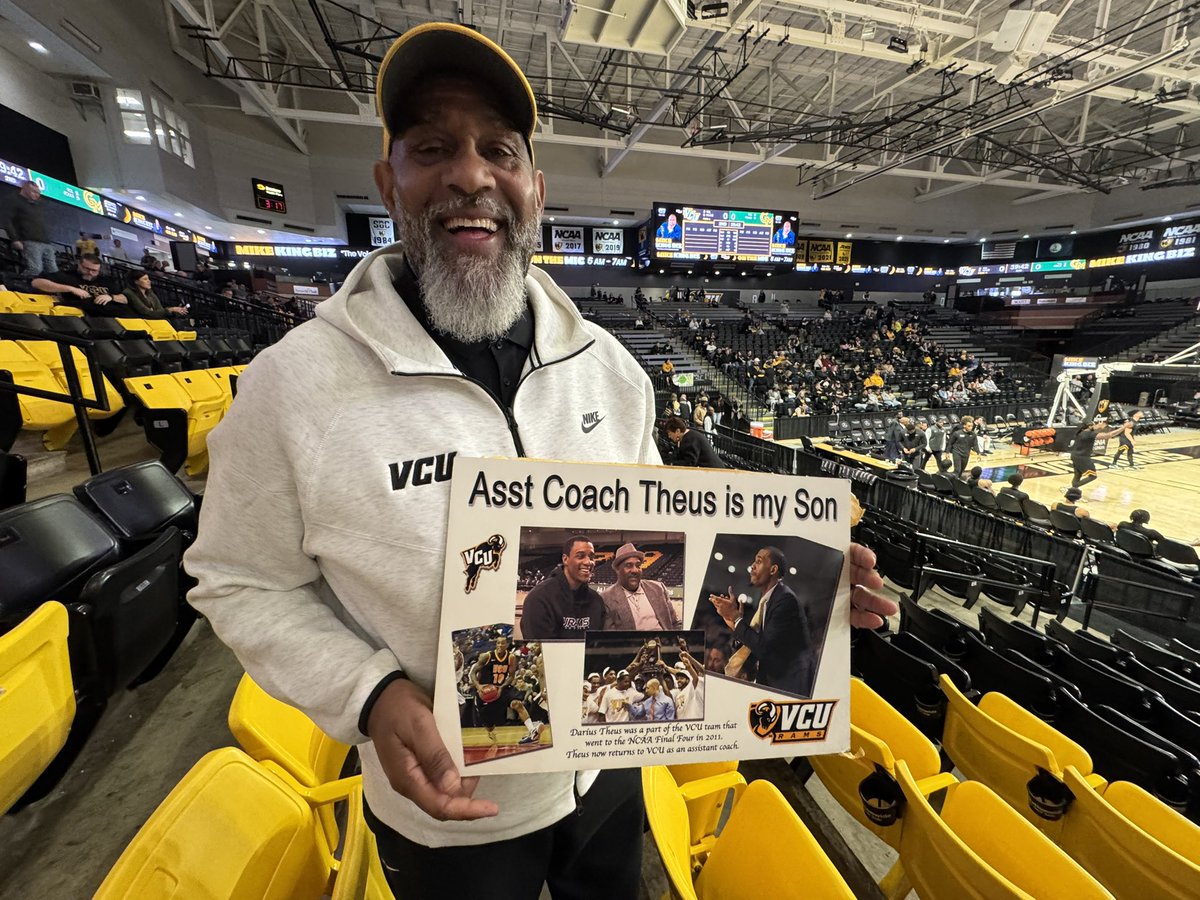 We ready! Mr Theus with a new sign.