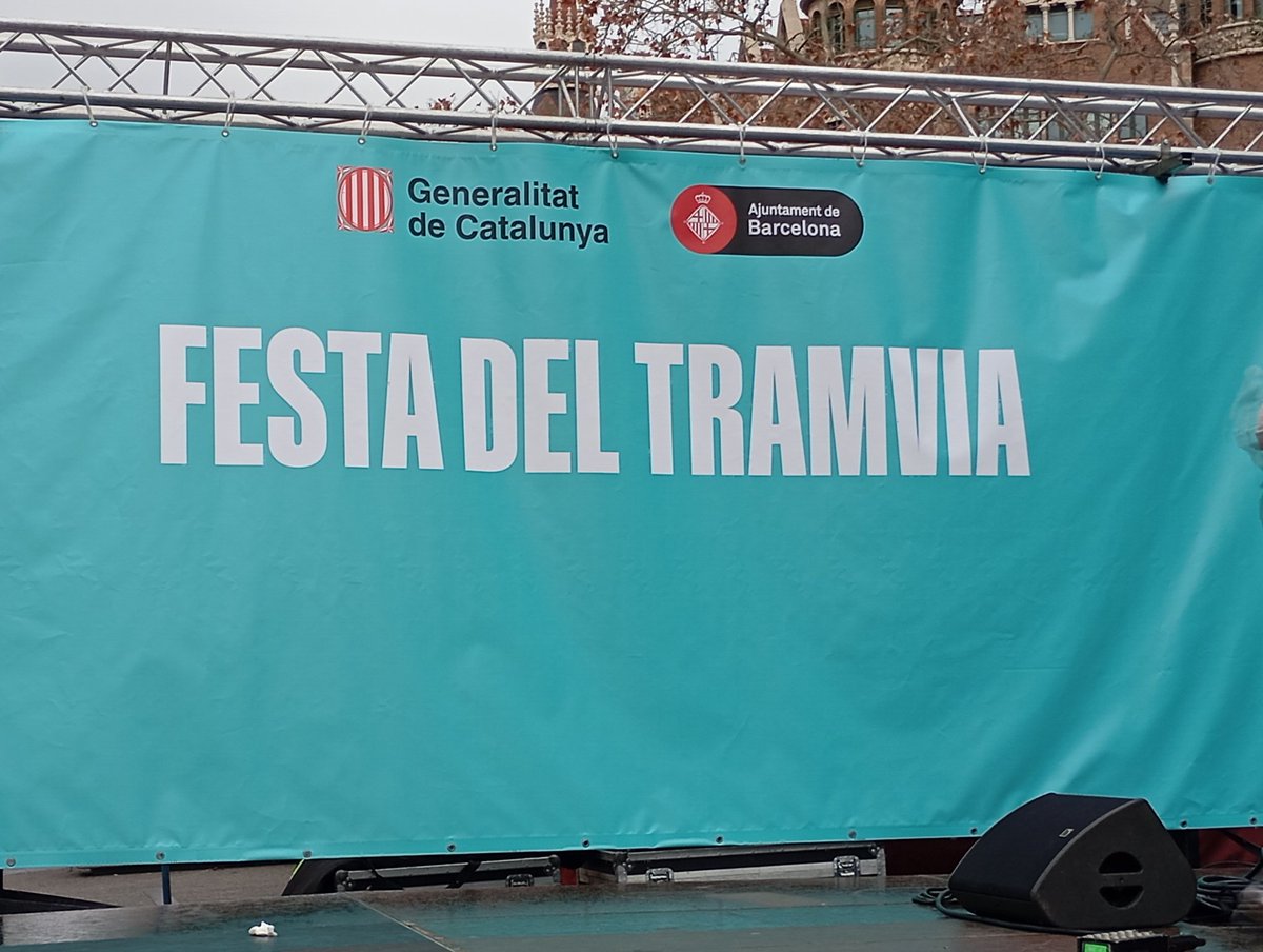 Avui hem assistit a la "Festa del Tramvia" per celebrar la connexió des de la plaça de les Glòries fins a Verdaguer i, en consequència, l'ampliació de la xarxa de transport pública de la nostra ciutat.
🚎❤️🙂
