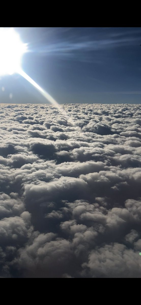 هذا المنظر الساحر كان رفيقي طوااال الرحلة الى ان وصلت مدينتي..
I was speechlesssss
سبحانك ياربي ما أعظمك🤍!