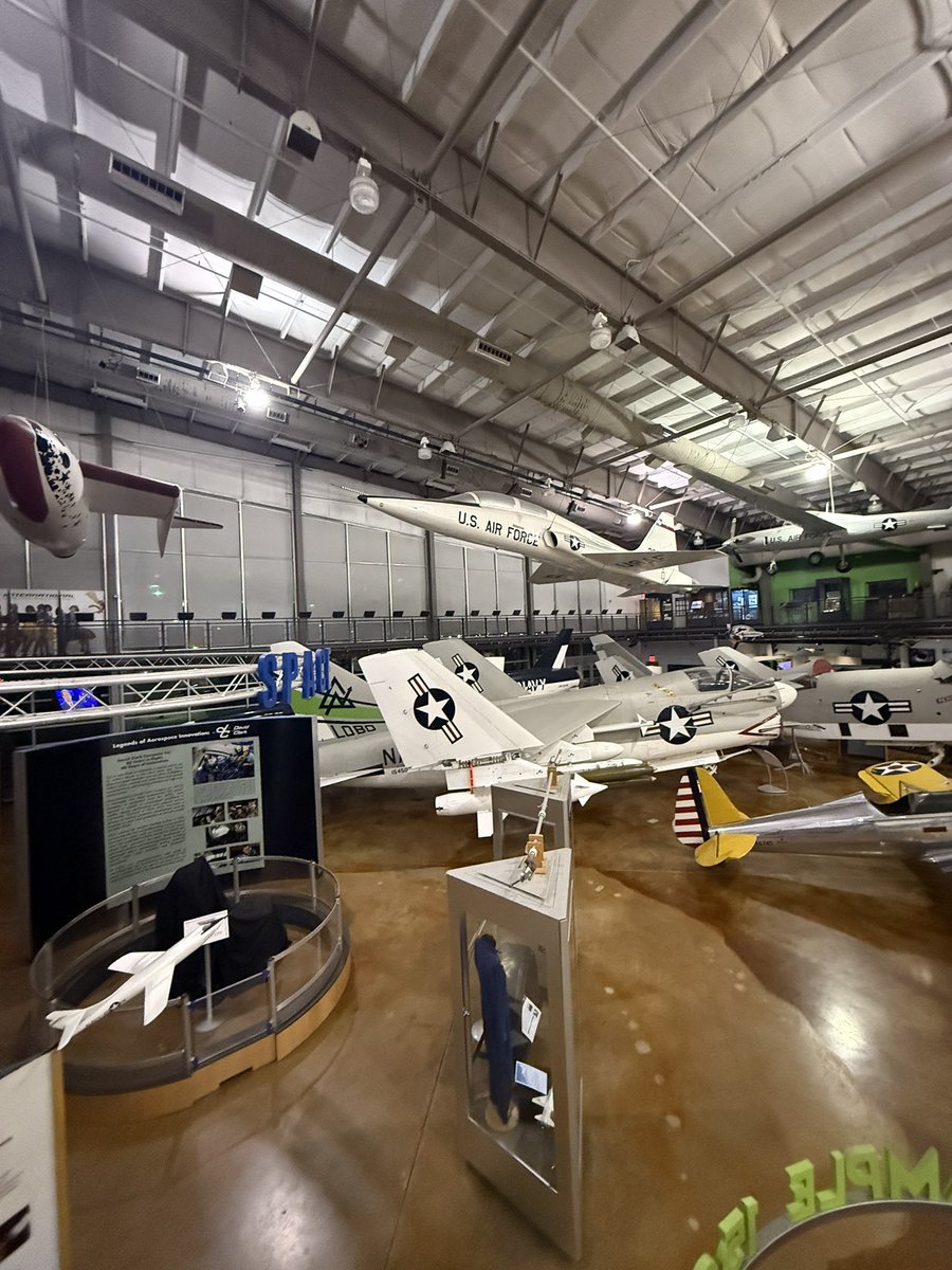 Post #DACC2025 blues! Had a fantastic time connecting with talented people and exploring the Flight Museum in Dallas. Grateful for wonderful discussions about my work on sex differences in dementia risk, cognition, and pathology and the importance of researching women’s health.