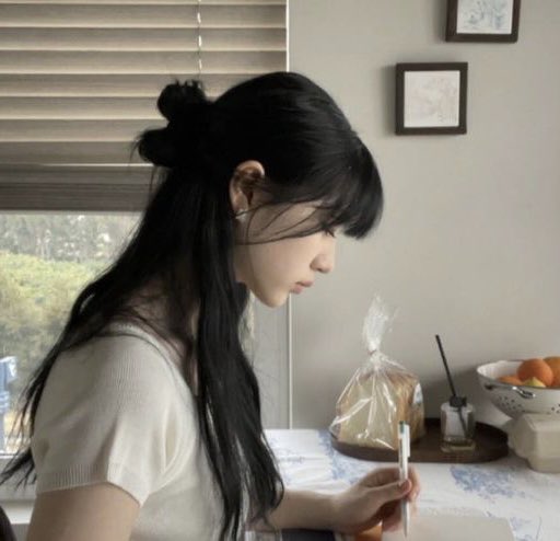 studtarchive's tweet image. hi, my name is tokyo ! not new to #studytwt #studytwtph and currently looking for moots.

general info:
  ⤷ she / her, 20, enfj
  ⤷ second year bsmls student

loves:
  ⤷ bts, svt, cas, vlogs, gilmore, girls, romanticize studying 

♡ / ↻ to be moots