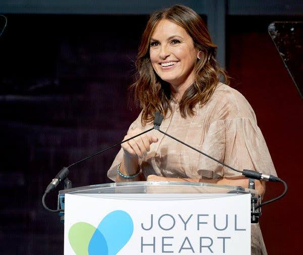 NatashaFromNZ1's tweet image. We just hit $5k to JHF honoring #MariskaHargitay's advocacy efforts with Domestic Violence &amp;amp; Sexual Assault survivors. Lets keep going. Can u help? Pls RT &amp;amp; donate if u can. Even leave a message with it. Let's see what we can do together. Ends 6 March💚💙 give.joyfulheartfoundation.org/MariskaHargita…
