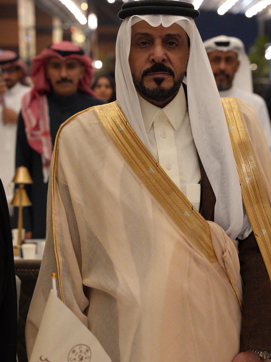 2015Aza55's tweet photo. تشرفت اليوم بلقاء وتصوير  ابن العم 
محمد بن عمر بن حميد @m_binhumaid https://t.co/p1OrQwT4qY
