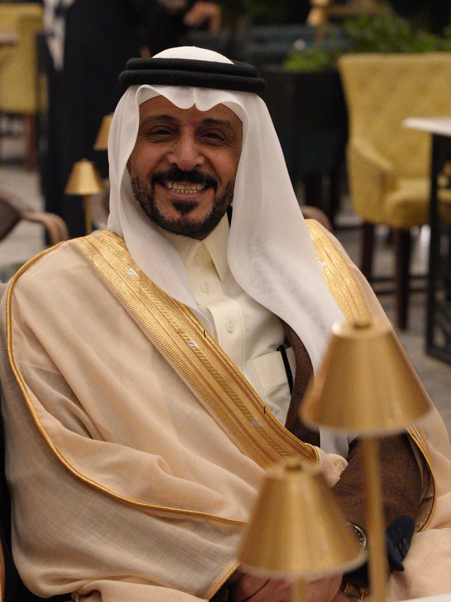 2015Aza55's tweet photo. تشرفت اليوم بلقاء وتصوير  ابن العم 
محمد بن عمر بن حميد @m_binhumaid https://t.co/p1OrQwT4qY
