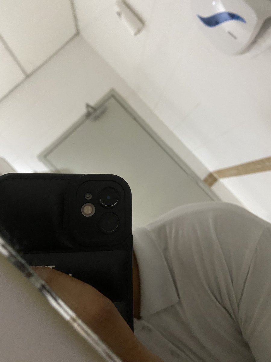 zattt4's tweet photo. Mirror selfie https://t.co/XbvsVdklOs