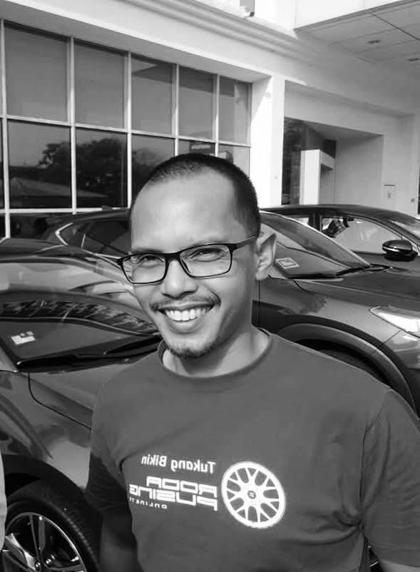 انا لله وانا اليه راجعون 

Dikejutkan dengan berita sedih, sahabat kita Hisham Jahudi  meninggalkan kita malam tadi.

Together, we came out with Roda Pusing, and we got Albakry Salehuddin to star in one of the first videos.

Unfortunately I left as I wanted a website, but he