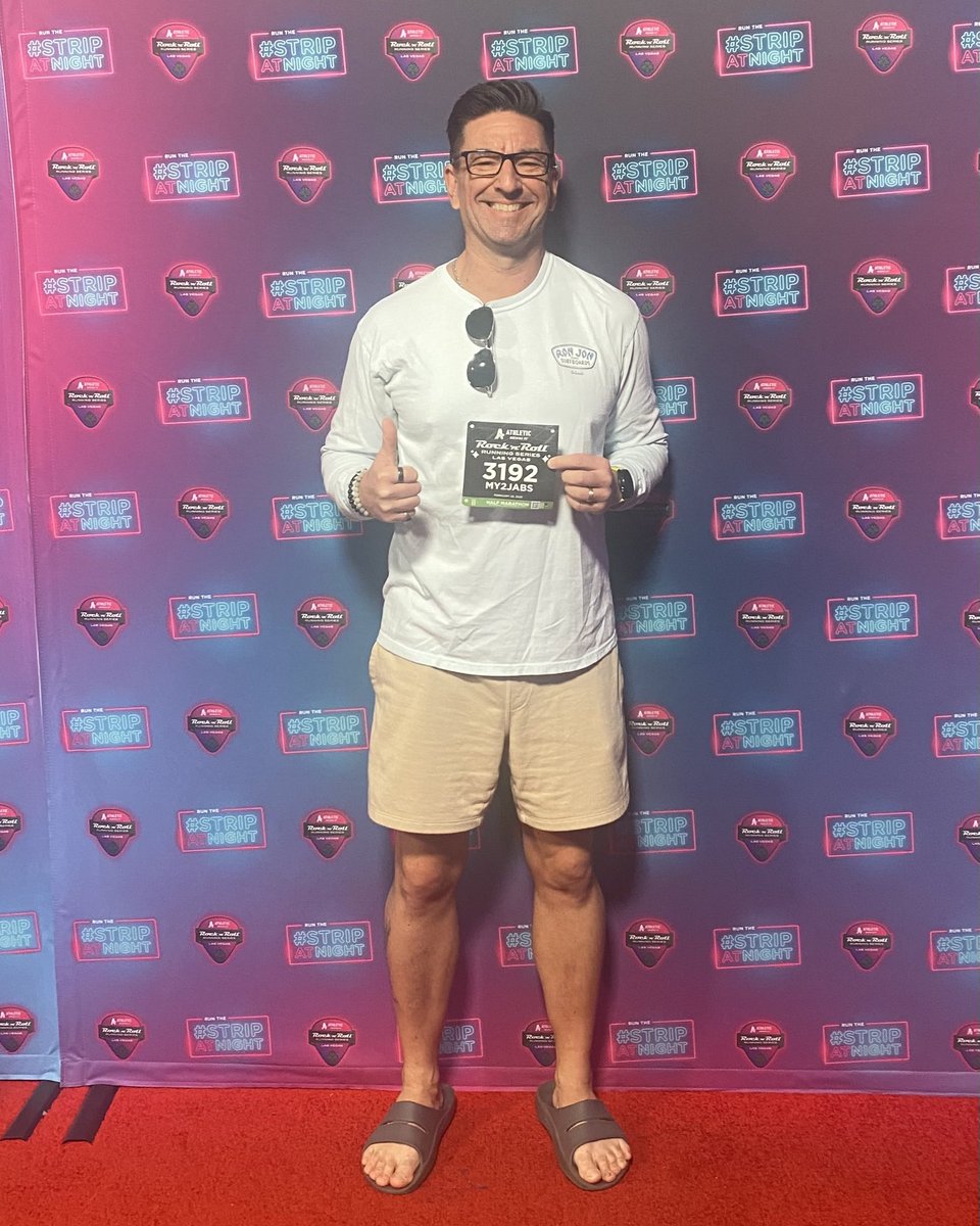 bergek55's tweet photo. FINALLY!! Less than 23 hours to go! #stripatnight @RunRocknRoll #rnrvegas @higdonmarathon @RunWithHal https://t.co/020RWNLqdv