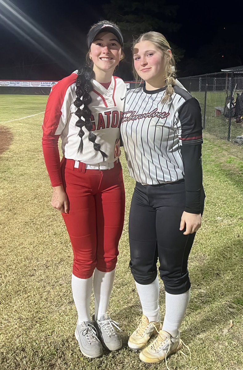 Saw my travel ball sister <a href="/MiaHemenway/">Mia Hemenway 2028 C/3rd/U Lady Dukes Yates/Dubois</a> last night and I can hardly wait to be shoulder to shoulder with her this summer! #AGTG <a href="/los_stuff/">Carlos Arias</a> @JodiRustin78 <a href="/yates55_2009/">WC Yates</a> <a href="/LadyDukesYates/">Lady Dukes Yates/Dubois</a>  <a href="/D1ProScouts/">D1ProScouts</a> <a href="/UWAA_United/">United Women’s Athletic Association</a> <a href="/ExtraInningSB/">EXTRA INNING SOFTBALL</a> <a href="/SBRRetweets/">Softball Recruiting Reposts</a>  <a href="/CoastRecruits/">Coast 2 Coast Recruits</a> <a href="/TopPreps/">College Coach / College Scout / College Recruiter</a> <a href="/fastpitchwatch/">Fastpitch Watch</a>
