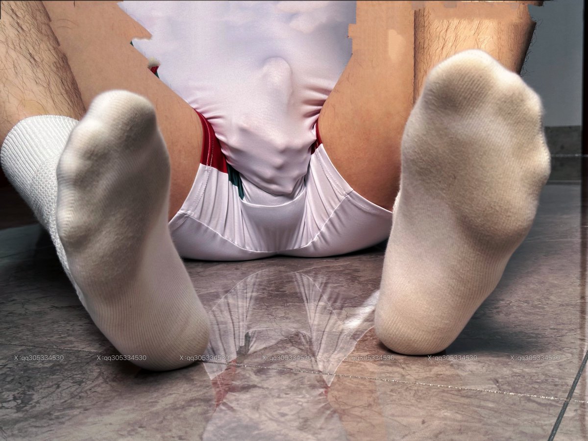 sock tweet media