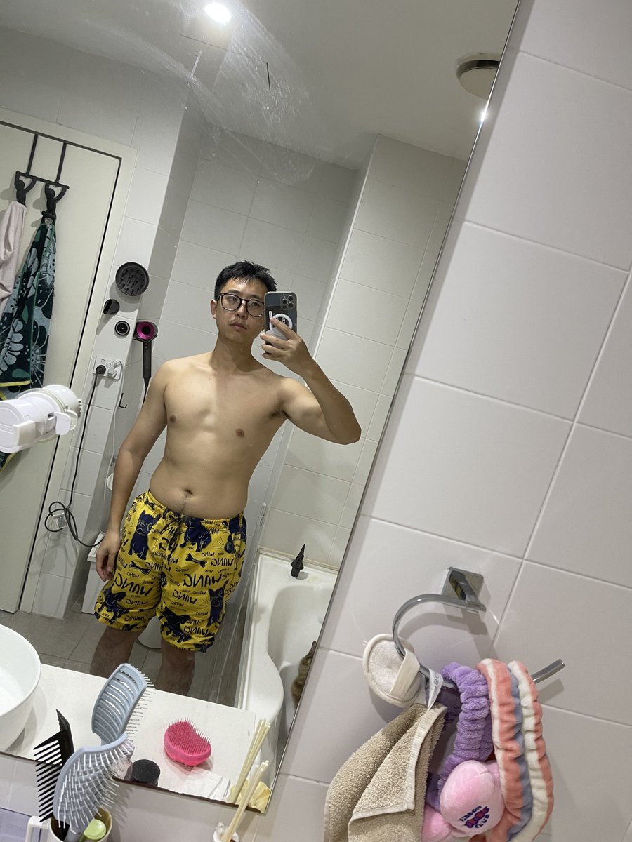 YankeZ7's tweet image. Fitness level achieved after 10 month of running, gym and a decently clean diet 😂