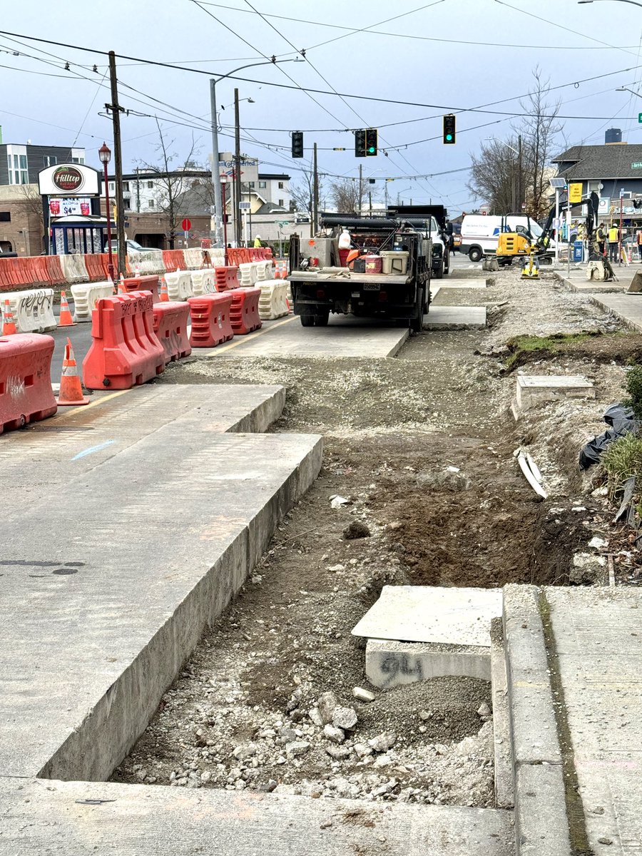 Street reconfiguration proceeding nicely in front of Beacon Hill light rail station. I’m excited to see the southern portion of the Beacon Hill 15th Ave underway 
🚴‍♂️ 💚
🚆 🩵