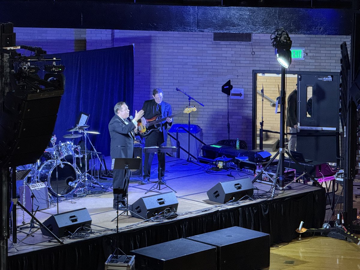 Fly me to the moon — Stevie Swing: The Sinatra &amp; Beyond Show takes the stage at #219Day.