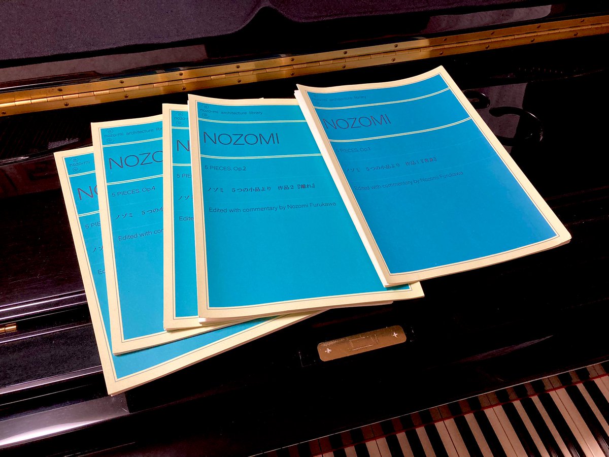 old_riverr's tweet image. ポートフォリオ、楽譜らしい装丁にしました✌️
作品ごとに5冊に分けてます！
