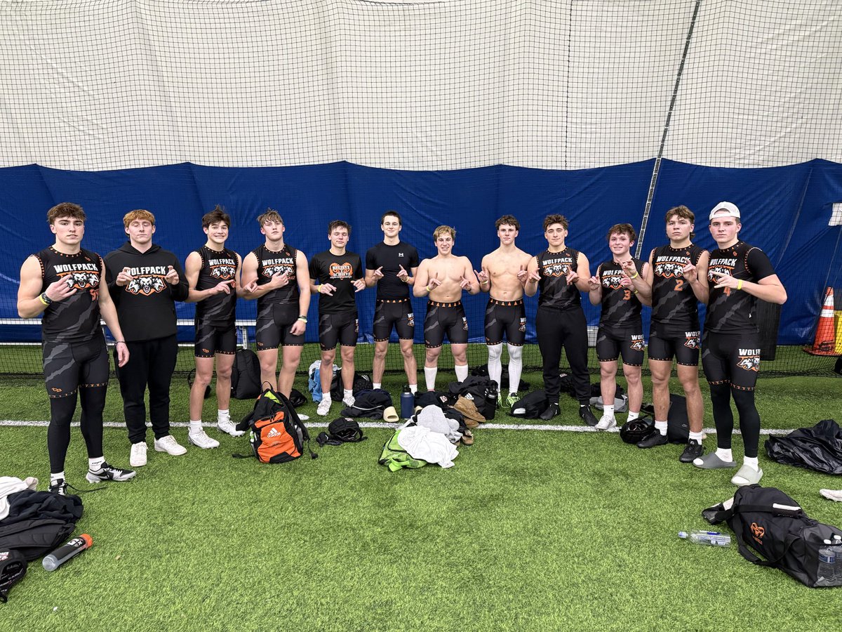 BraydenQB11's tweet image. Enjoyed putting in some work in the offseason! Two down, one more to go!
@RockfordRamsFB @WestSideQBs @TheModernQB @QBHitList @Pylon7on7 @PrepRedzoneMI @PowerStrengthTS