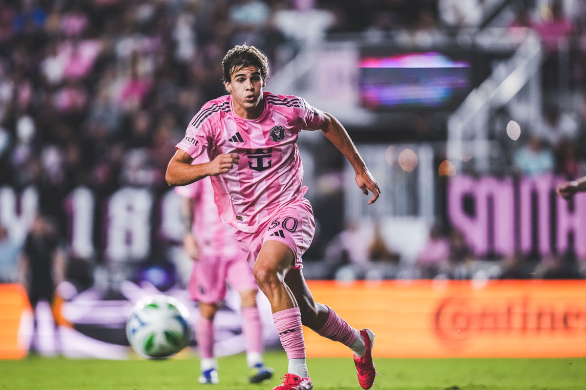 InterMiamiCF's tweet photo. Luchando hasta el final 👊😤 https://t.co/2HXUlJwBqw