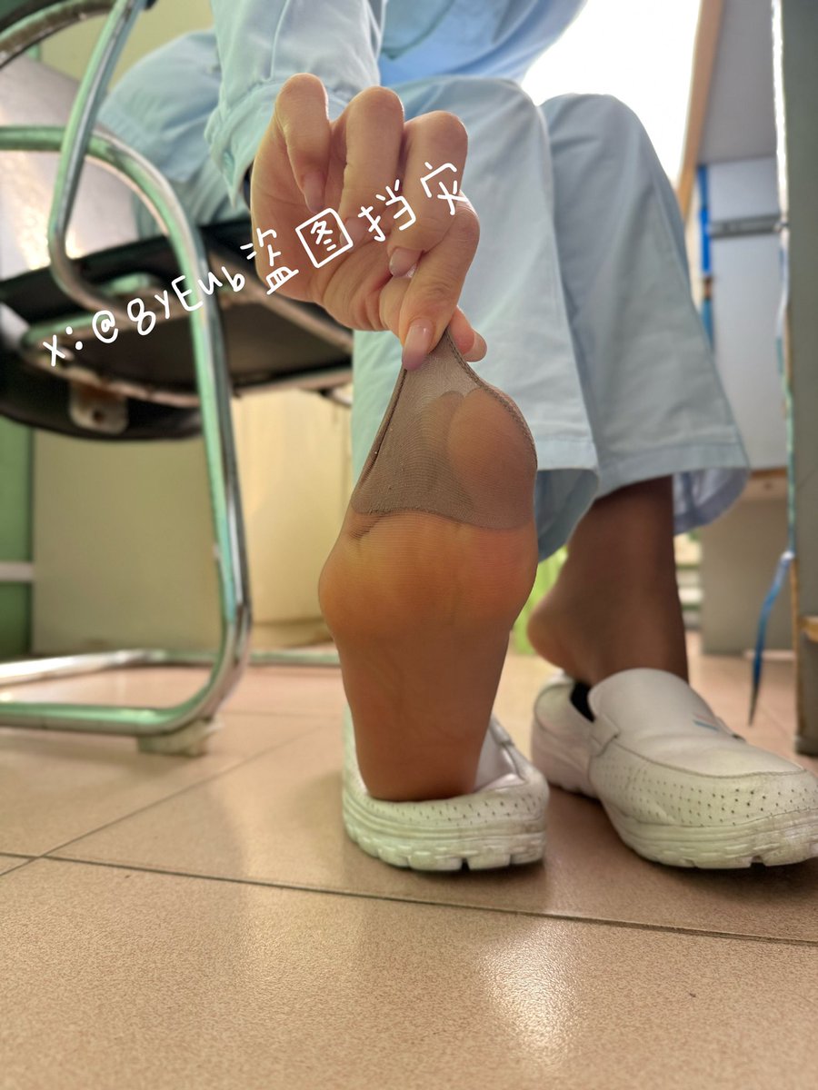 周末加班办公室只有你我两人……