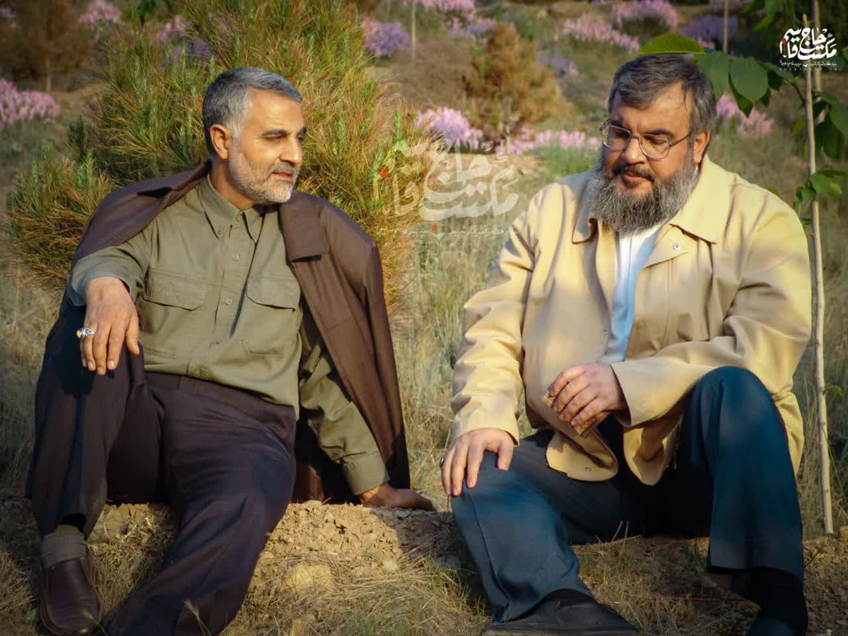 شهید حاج قاسم سلیمانی: 
بارها گفته‌ام اگر فقط یک عضو در بدنمان باشد، آماده‌ام آن را تقدیم کنم به دو نفر؛ رهبر معظم انقلاب و سید حسن نصرالله. 
#انا_على_العهد