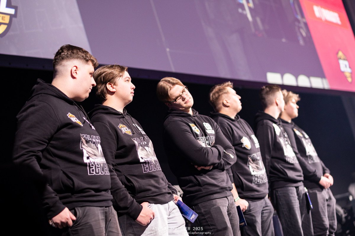 A great season came to an end on Thursday when we lost the series 4-2 to Parasite in the final. I'm really proud of the whole team and that I get to play with such a great players. 

This roster was created 2 weeks before the season started😁

Gz to <a href="/ParasiteNHL/">Parasite</a> we will back👀!