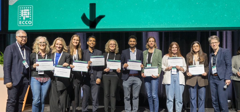KorcsmarosLab (@korcsmaroslab) on Twitter photo Very proud of our clinical PhD fellow, John Thomas <a href="/MRC_LMS/">MRC Laboratory of Medical Sciences (LMS)</a> to win the Top15 best talk award #ECCO2025 - from >1000 abstracts/~200 talks 👏
He showed how genetics can predispose to #IBD due to patient-specific environmental signal changes
W/ <a href="/modoslab/">modoslab</a> <a href="/NickPowellLab/">NickPowellLab</a> <a href="/ibdleuven/">IBD Leuven</a> 🙌 Very proud of our clinical PhD fellow, John Thomas <a href="/MRC_LMS/">MRC Laboratory of Medical Sciences (LMS)</a> to win the Top15 best talk award #ECCO2025 - from >1000 abstracts/~200 talks 👏
He showed how genetics can predispose to #IBD due to patient-specific environmental signal changes
W/ <a href="/modoslab/">modoslab</a> <a href="/NickPowellLab/">NickPowellLab</a> <a href="/ibdleuven/">IBD Leuven</a> 🙌
